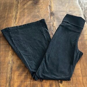Offline by Aerie OG Foldover Super Flare Hi-Rise pants